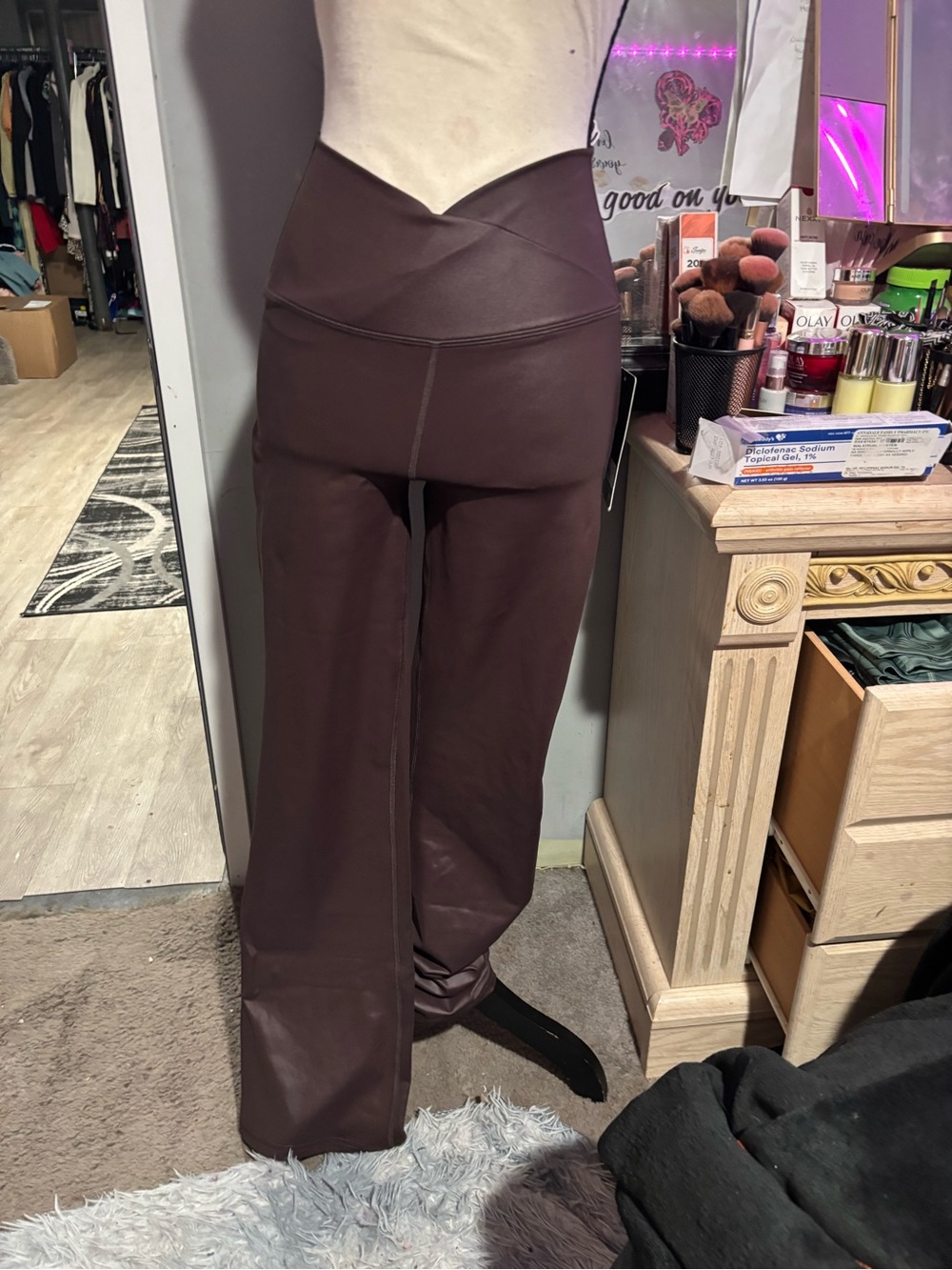 NWT 90degrees by Reflex High-Waist Compression V front Flare leggings